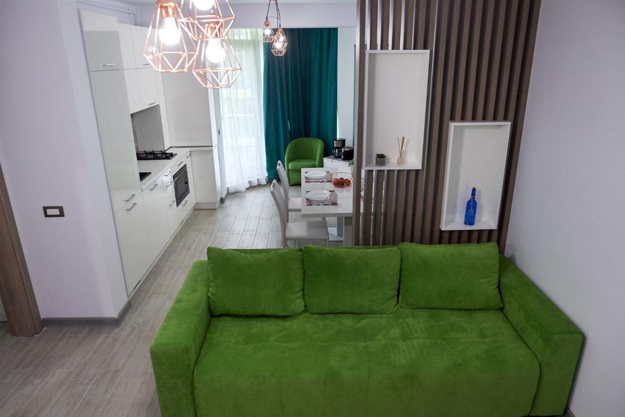 Vibe Apartment- Spa N Pools Beach Resort 那沃达利 外观 照片