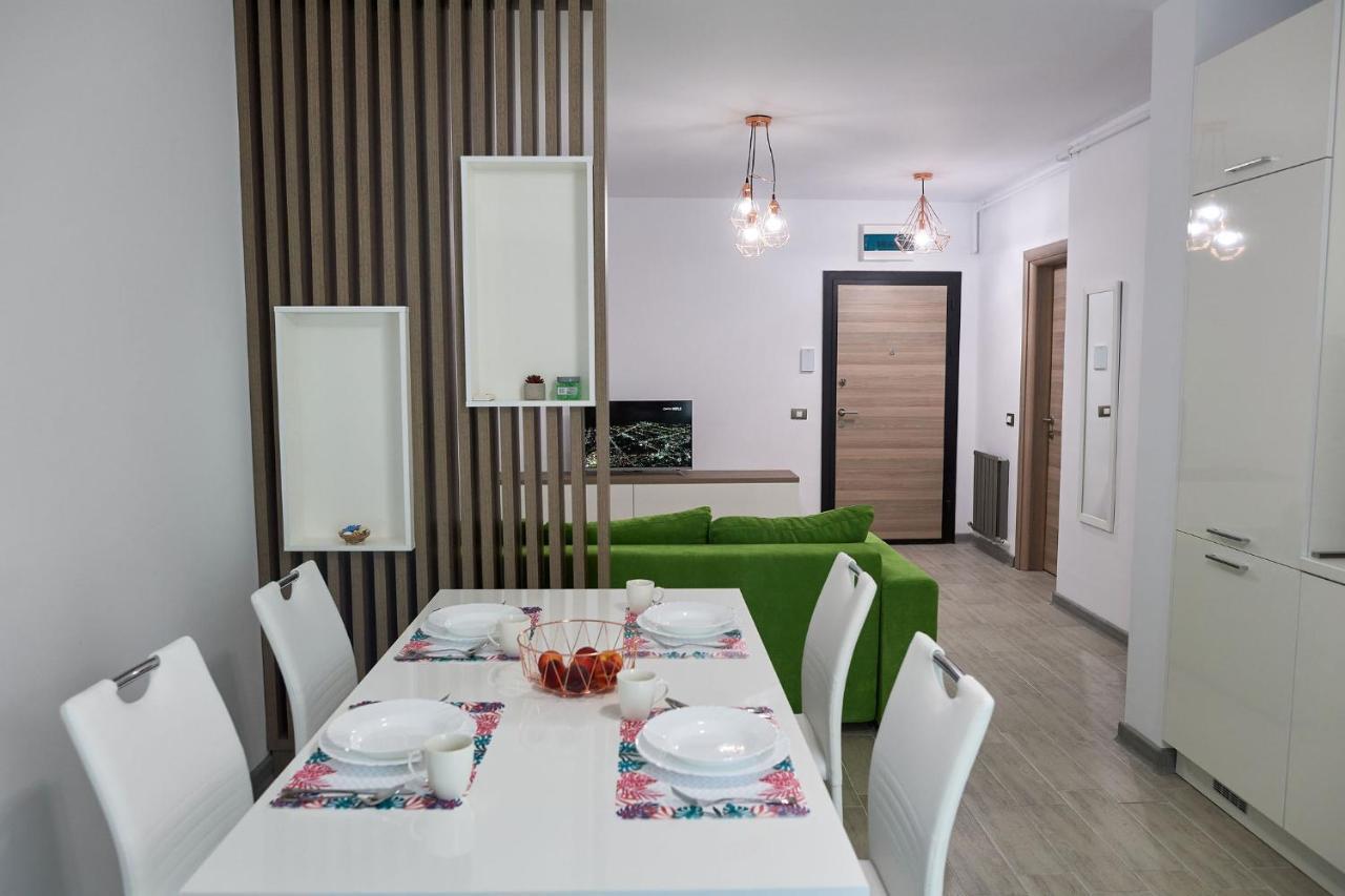 Vibe Apartment- Spa N Pools Beach Resort 那沃达利 外观 照片