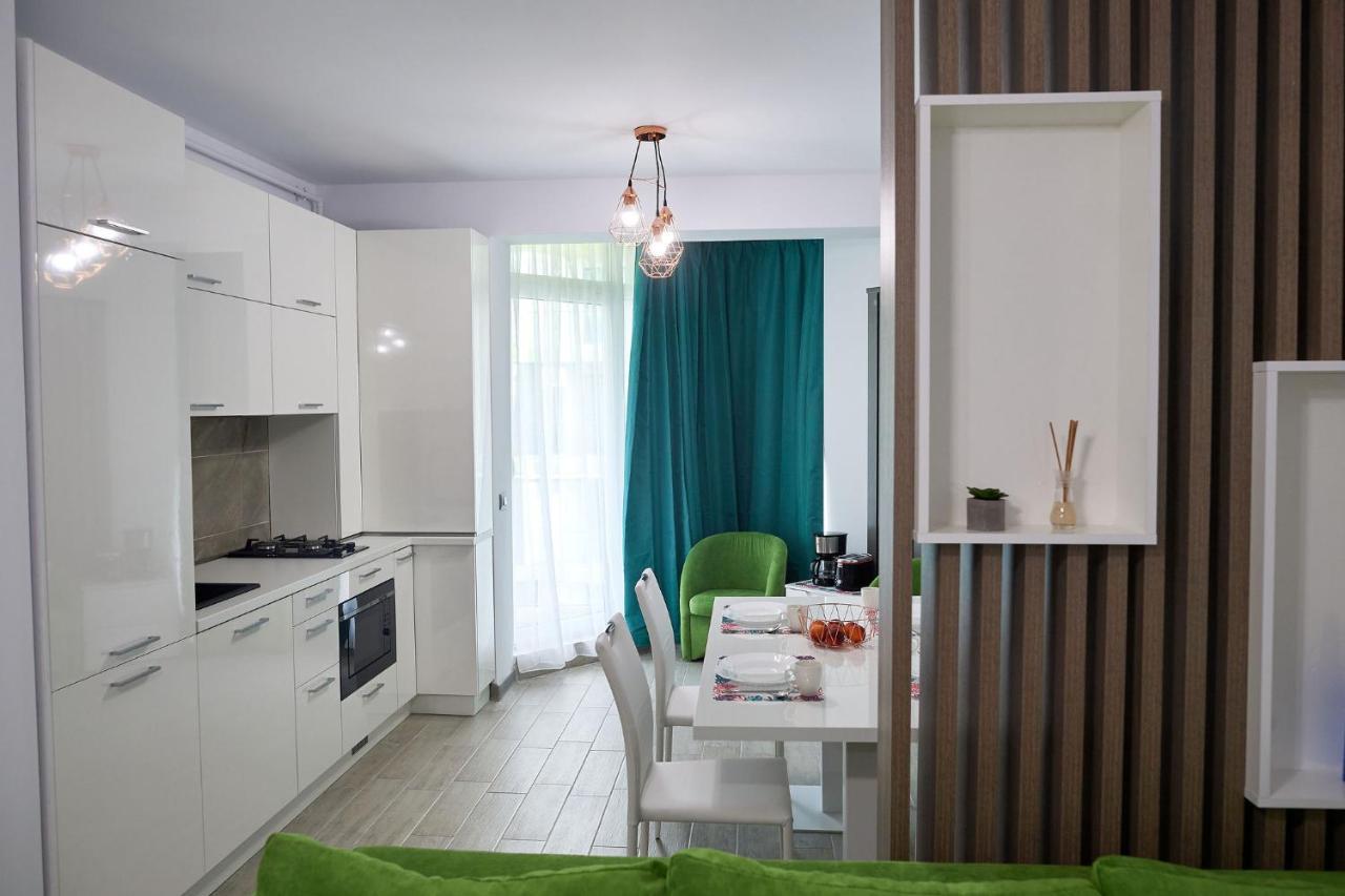 Vibe Apartment- Spa N Pools Beach Resort 那沃达利 外观 照片